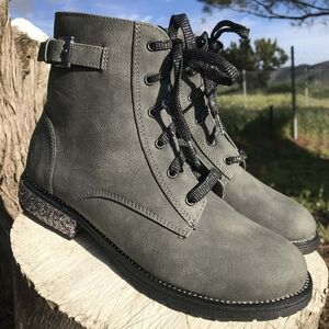 SO Clothing Grey Lace Up Glittery Ankle Boots Womens Size 7
